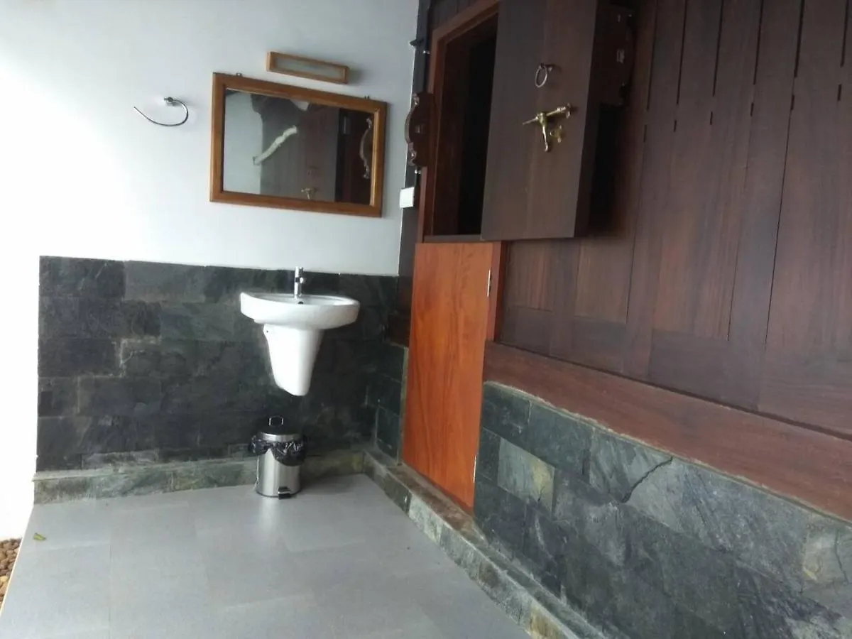 Palmdale Heritage Champakulam Resort