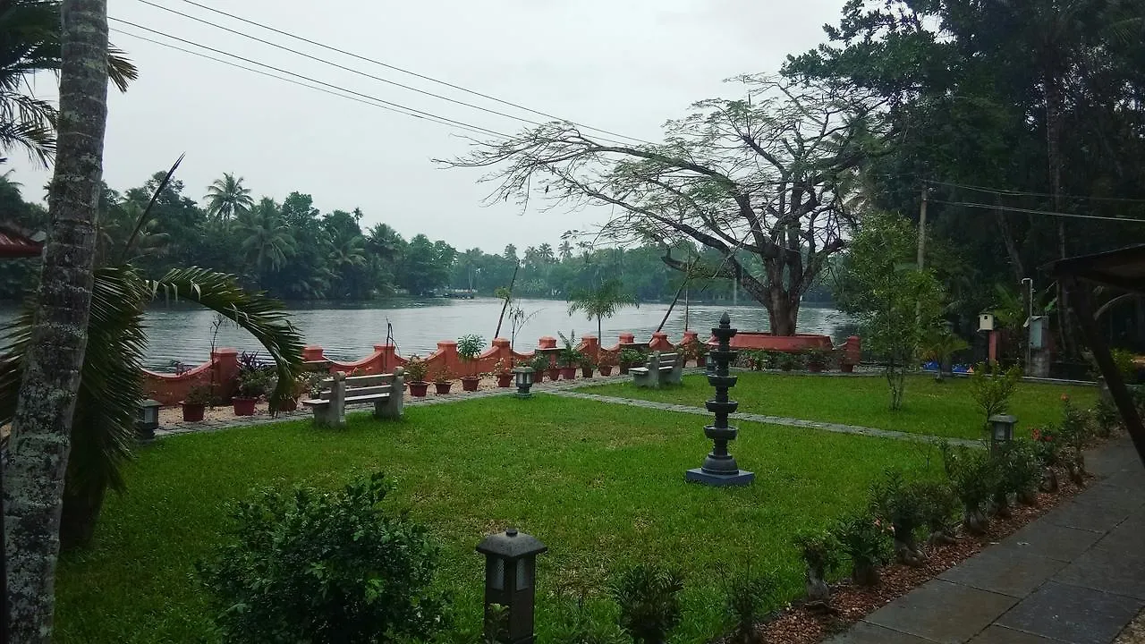 منتجع Palmdale Heritage Champakulam الهند